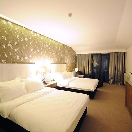 Hotel 1000 Ruza Beograd Ngoại thất bức ảnh