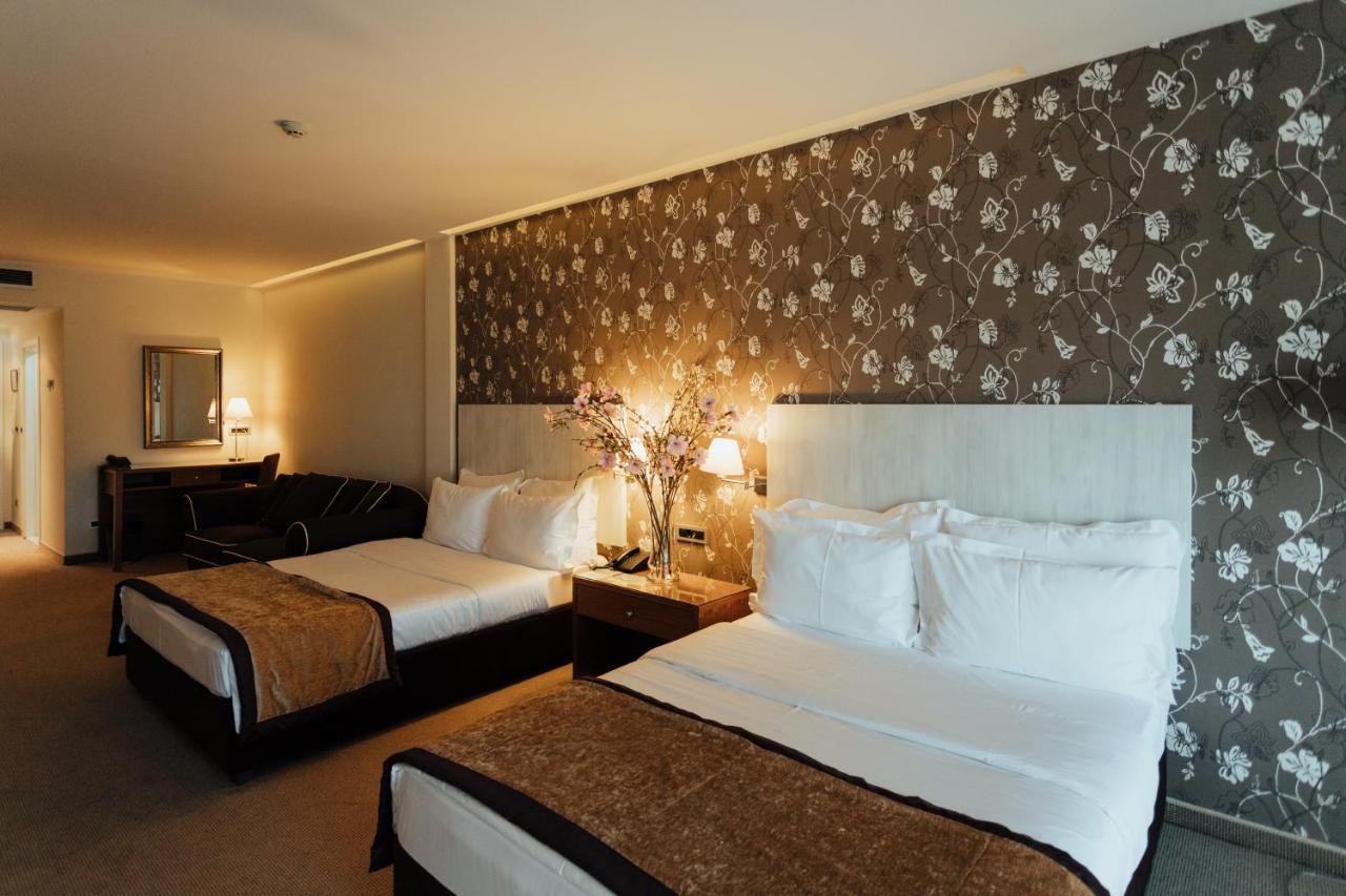 Hotel 1000 Ruza Beograd Ngoại thất bức ảnh