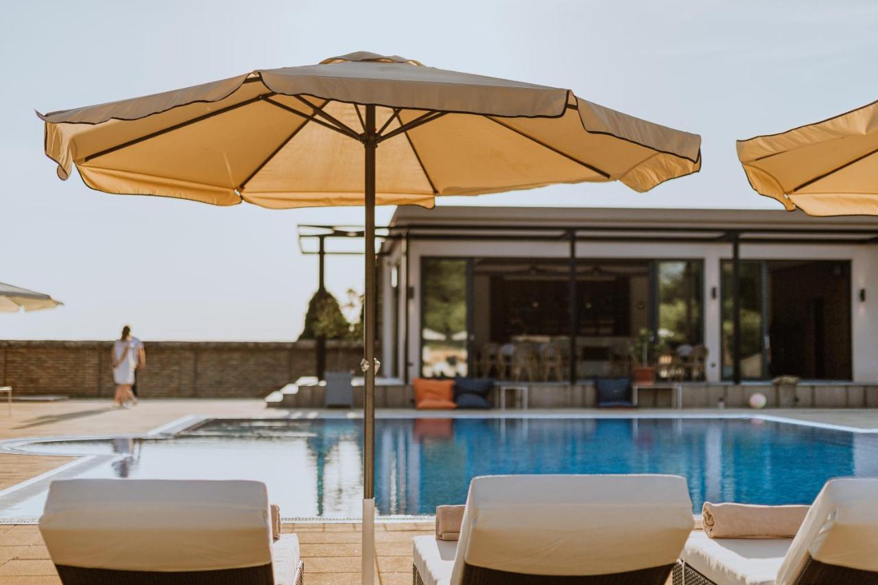 Hotel 1000 Ruza Beograd Ngoại thất bức ảnh