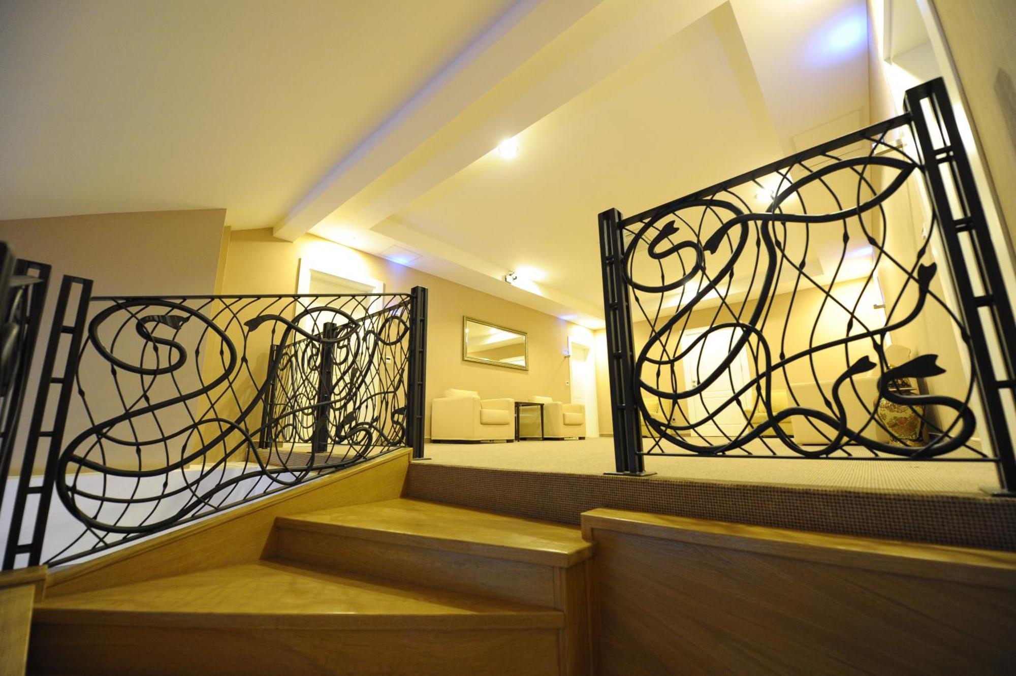 Hotel 1000 Ruza Beograd Ngoại thất bức ảnh