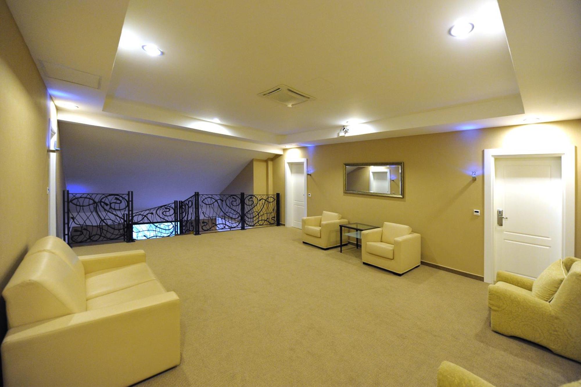 Hotel 1000 Ruza Beograd Ngoại thất bức ảnh
