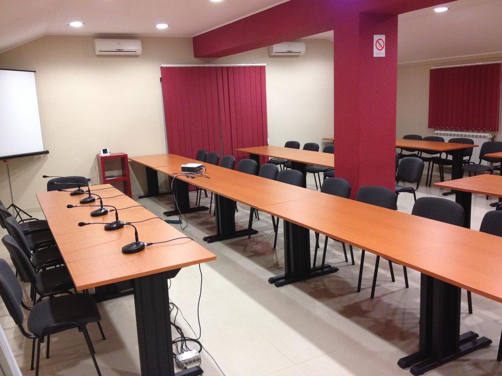 Hotel 1000 Ruza Beograd Ngoại thất bức ảnh