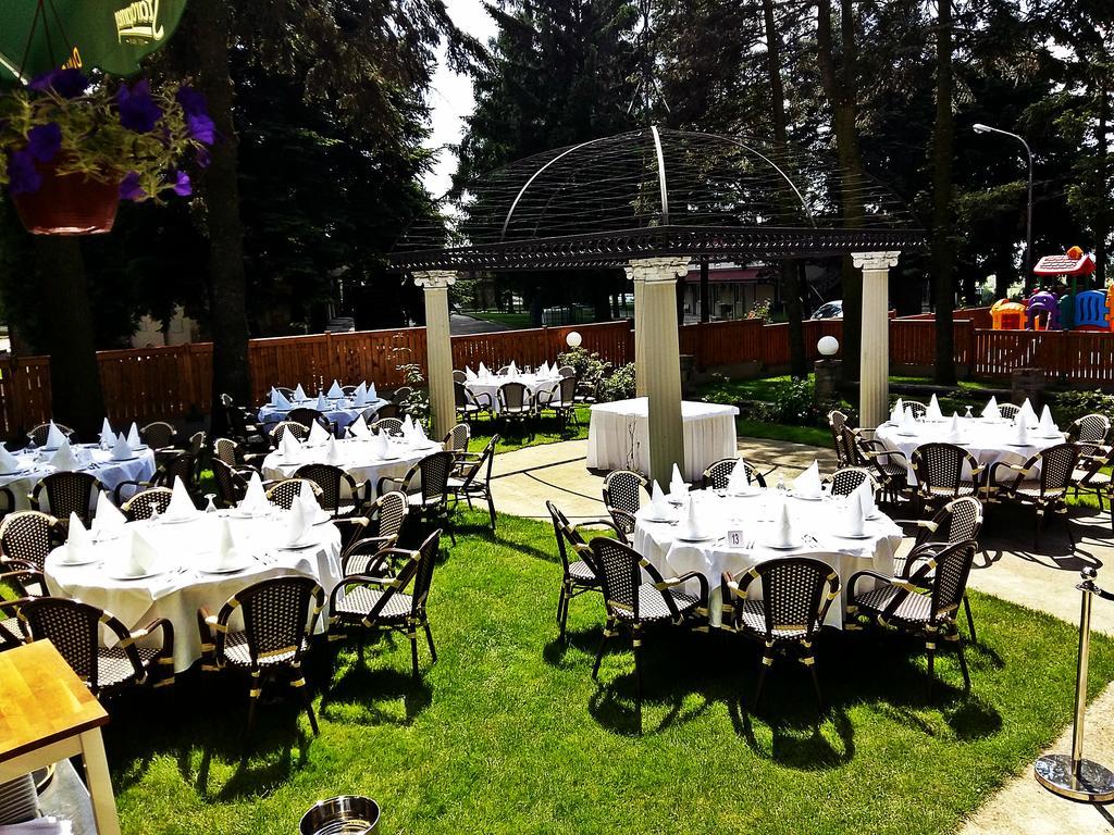 Hotel 1000 Ruza Beograd Ngoại thất bức ảnh