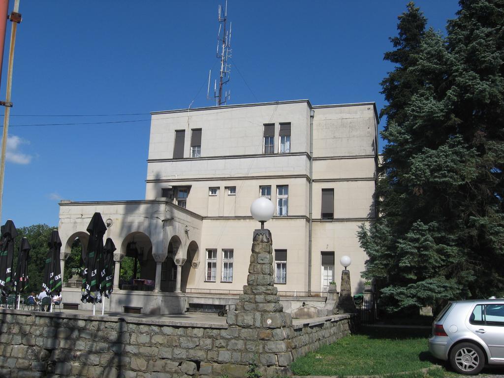 Hotel 1000 Ruza Beograd Ngoại thất bức ảnh